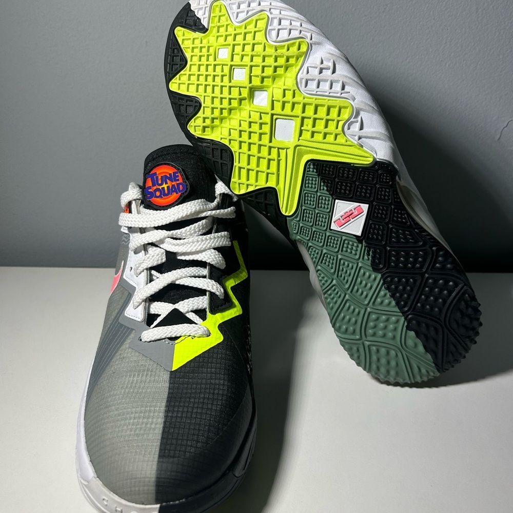 Nike Lebron XVII Low Space Jams